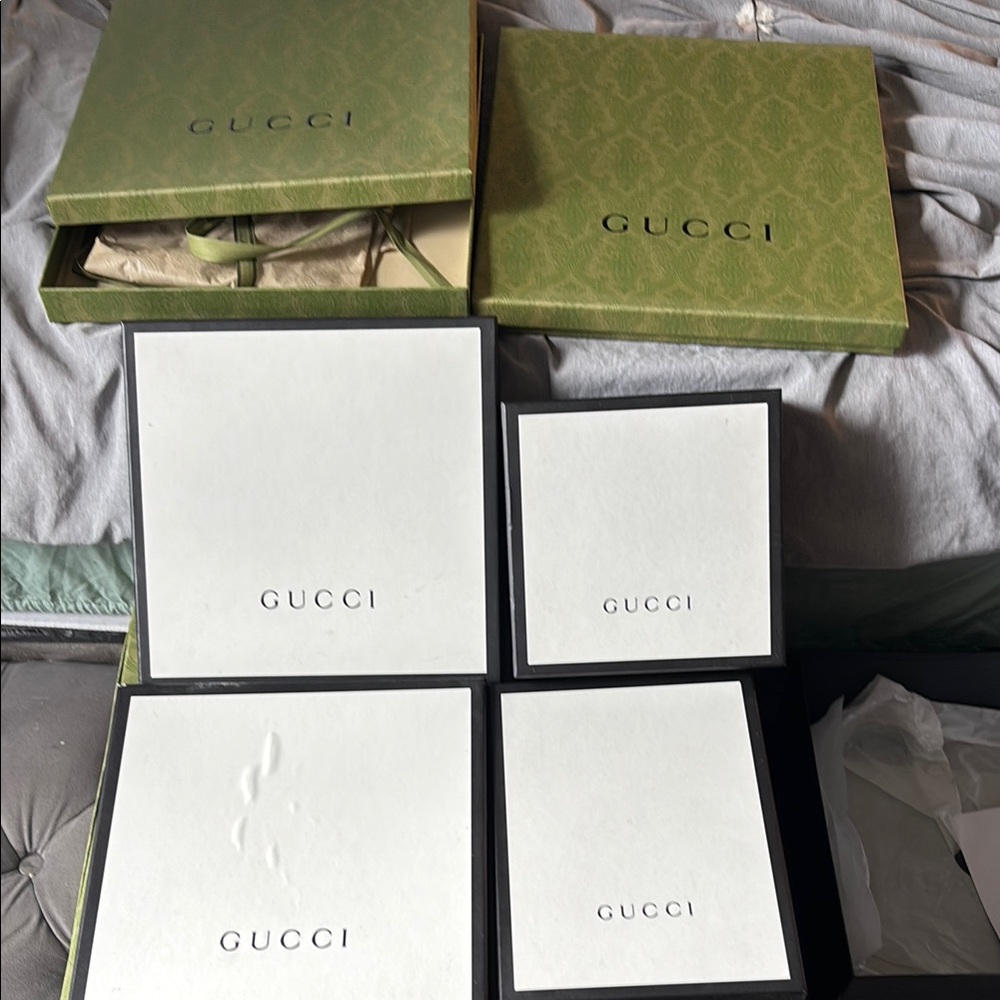 Gucci Elegant Green and White Box Collection